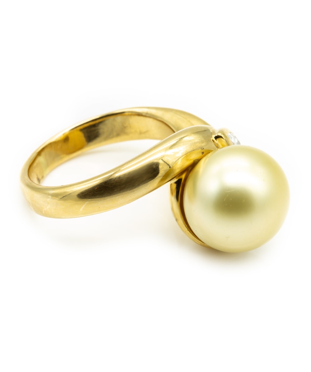 Ring mit Südseeperle und Diamant 750er Gelbgold