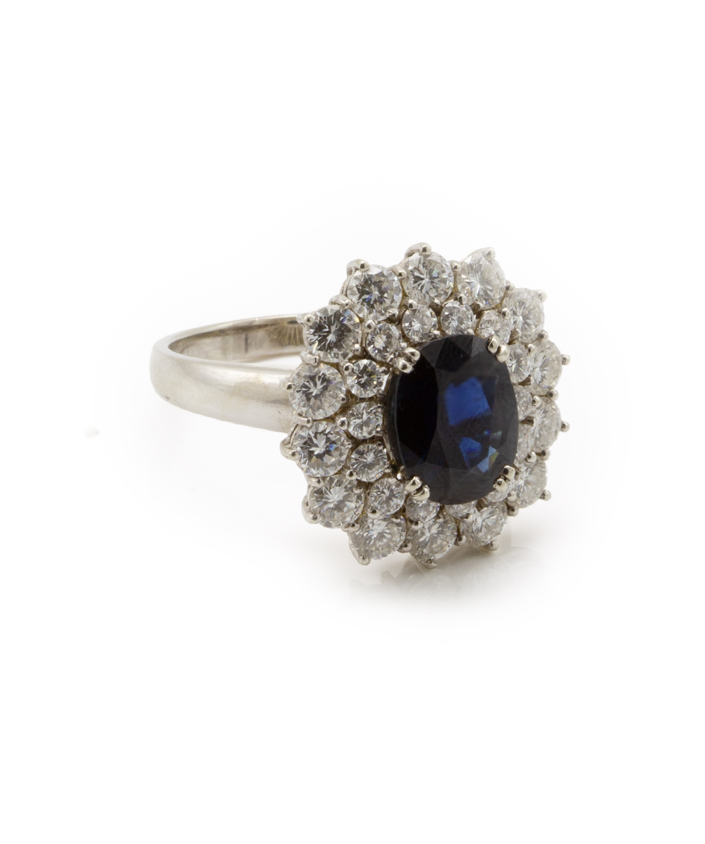 Brillantring mit Safir 750er Weißgold