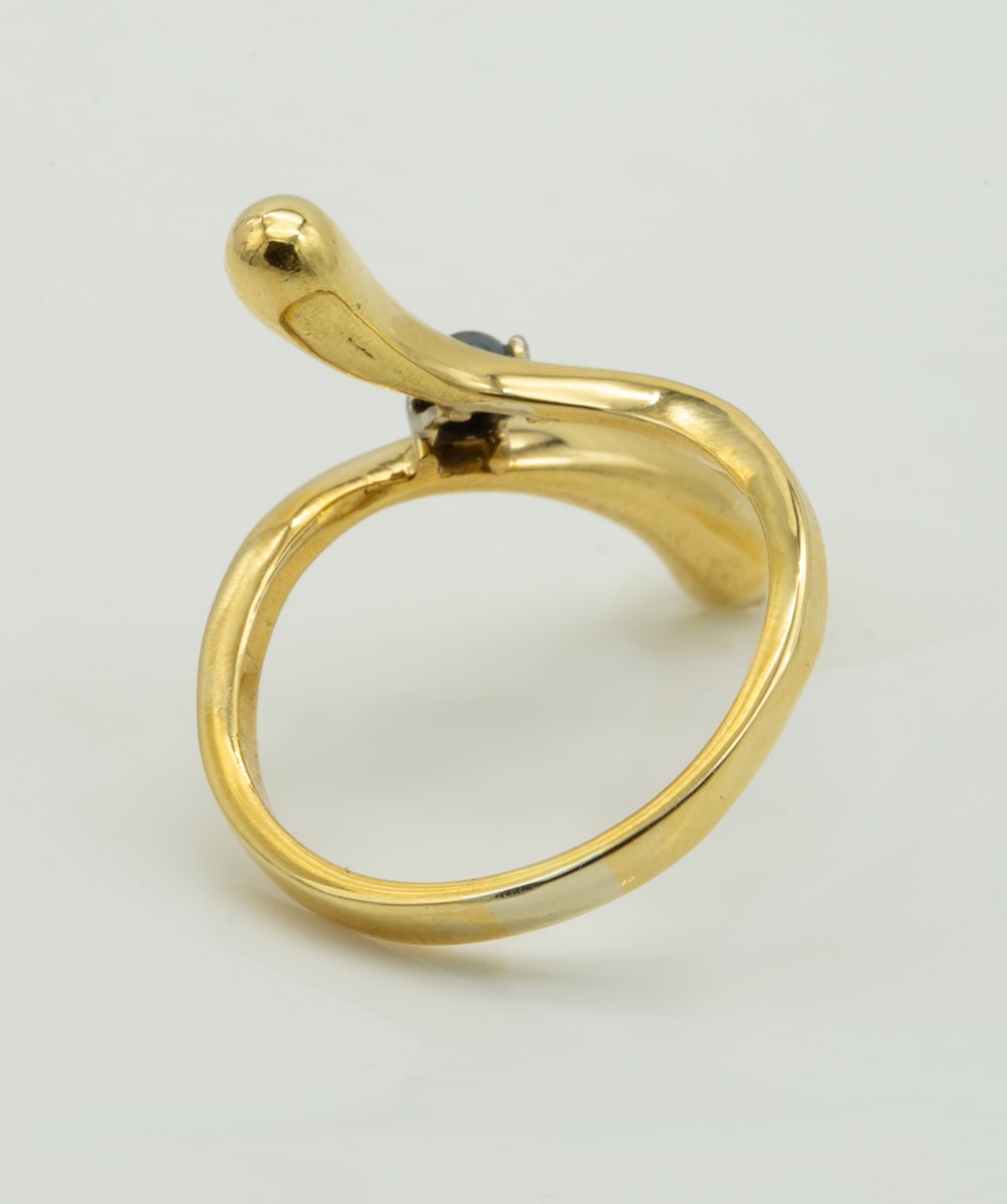 Ring mit Saphir-Solitär 750er Gelbgold