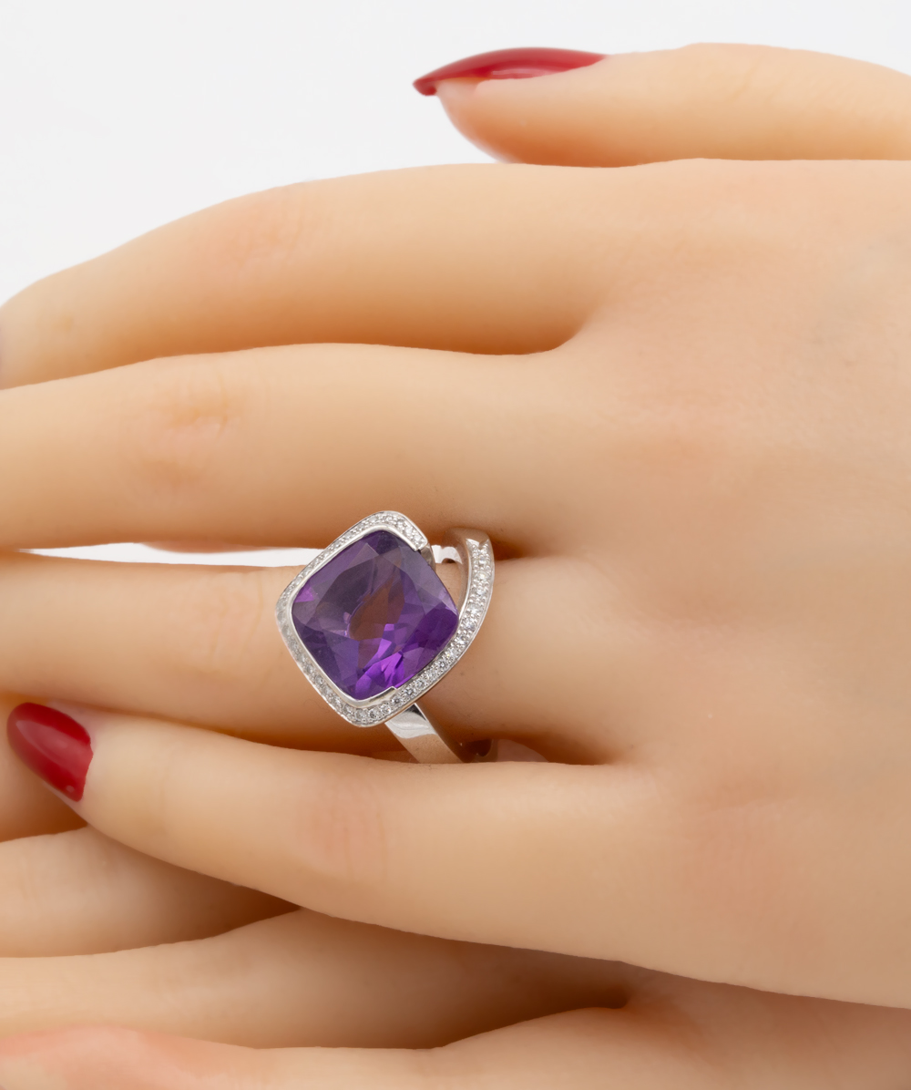 Brillantring mit Echt Amethyst 750er Weißgold 