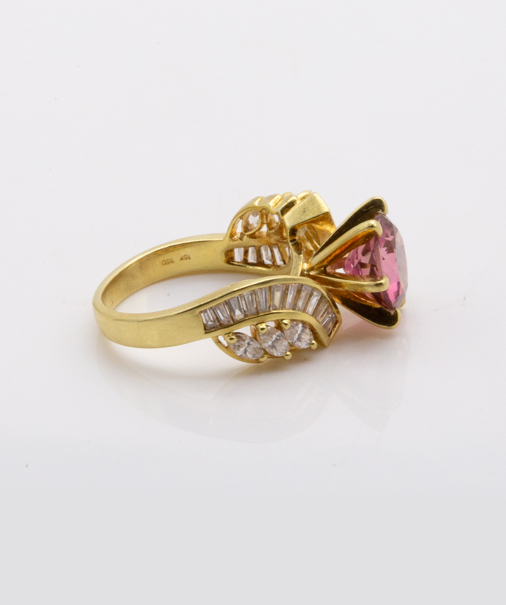 Ring mit Brillanten und Rosa Turmalin 750er Gelbgold 