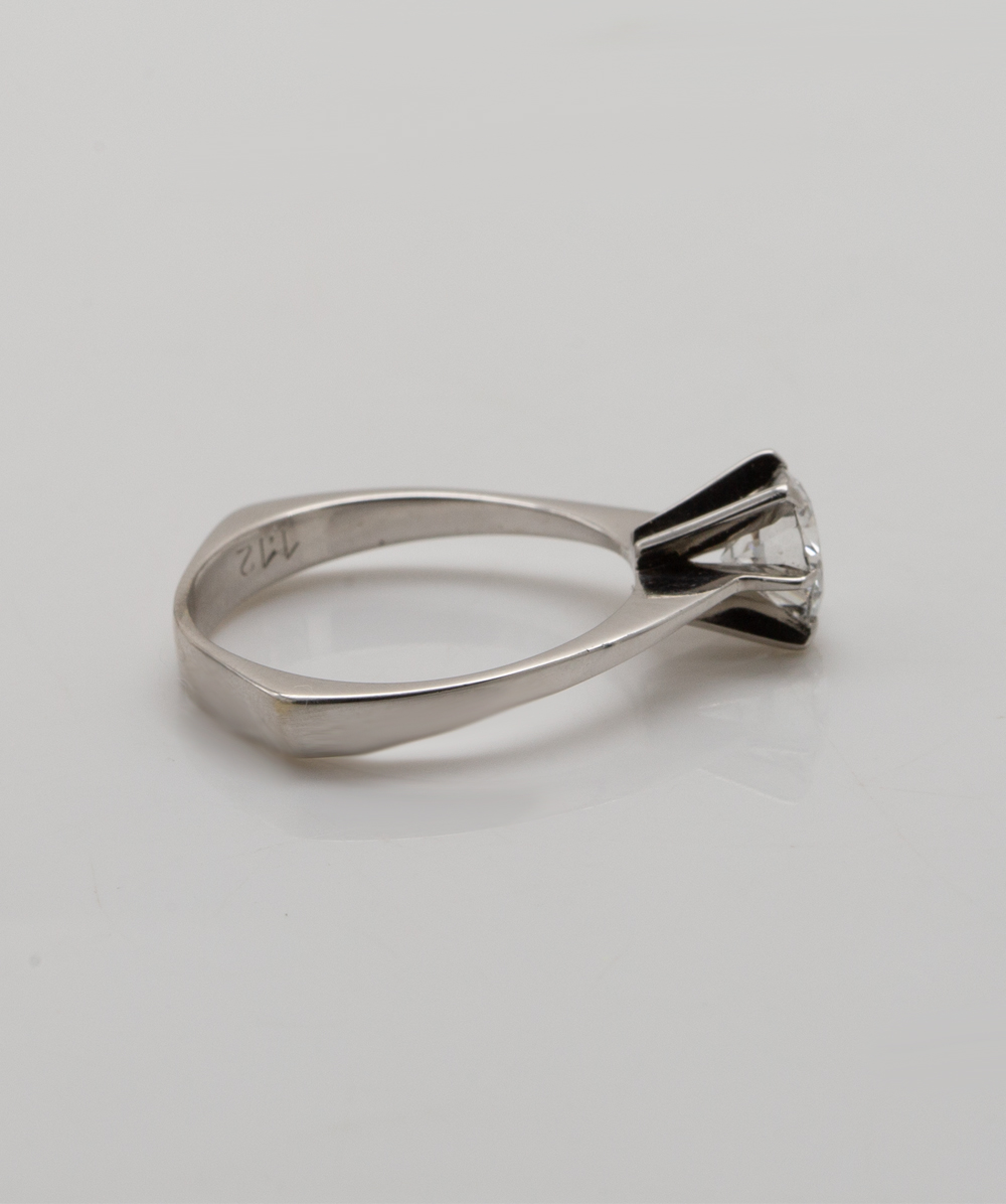 Ring mit Brillantsolitär 585er Weißgold