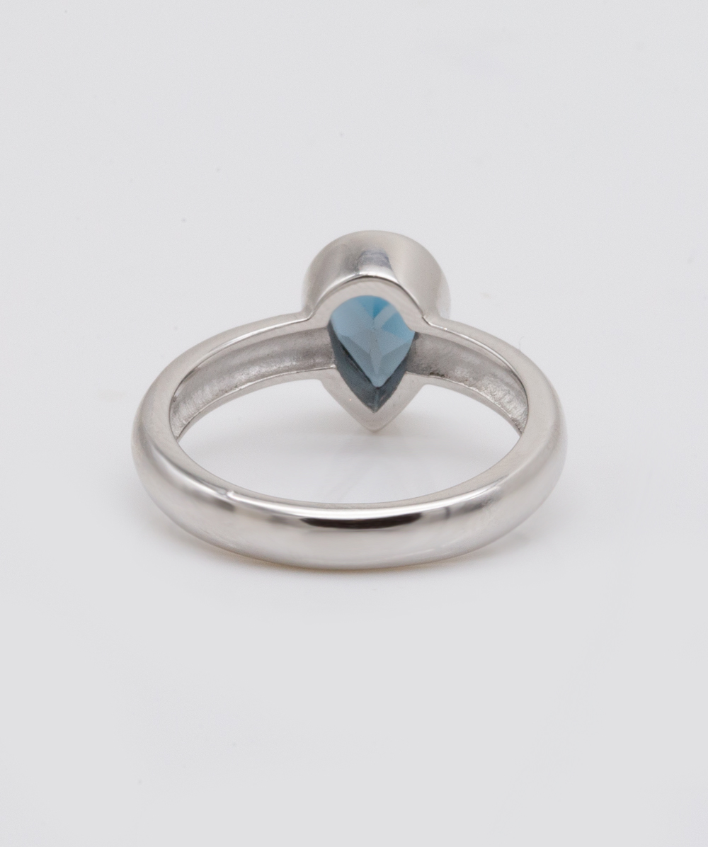 Ring mit Blautopas 925er Silber 